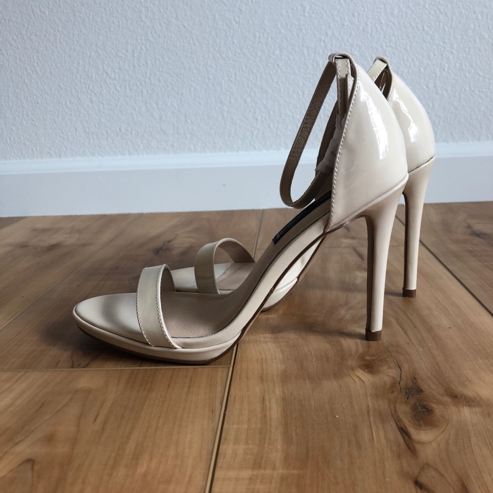 NEW Steven Nude Patent Leather Heel
